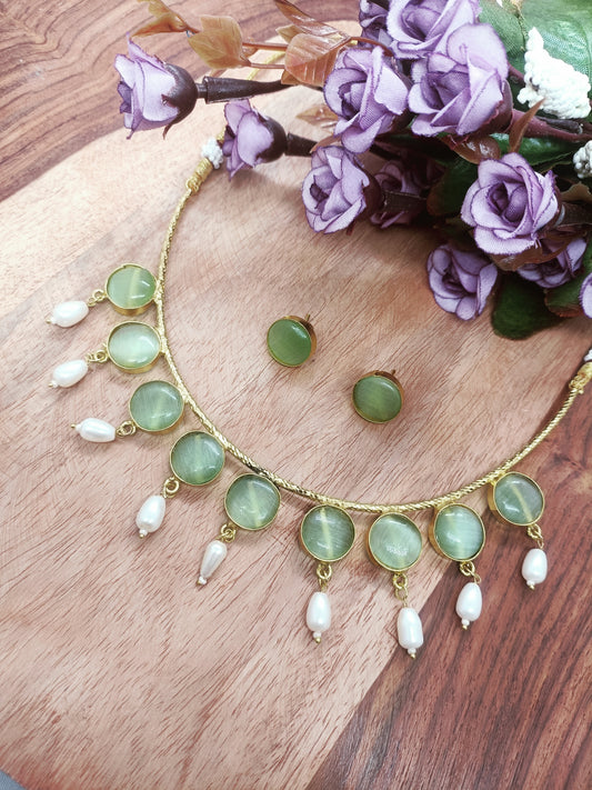 PREMIUM QUALITY MATTE FINISH MONALISA ROUND SHAPE STONE NECKLACE WITH EARRING