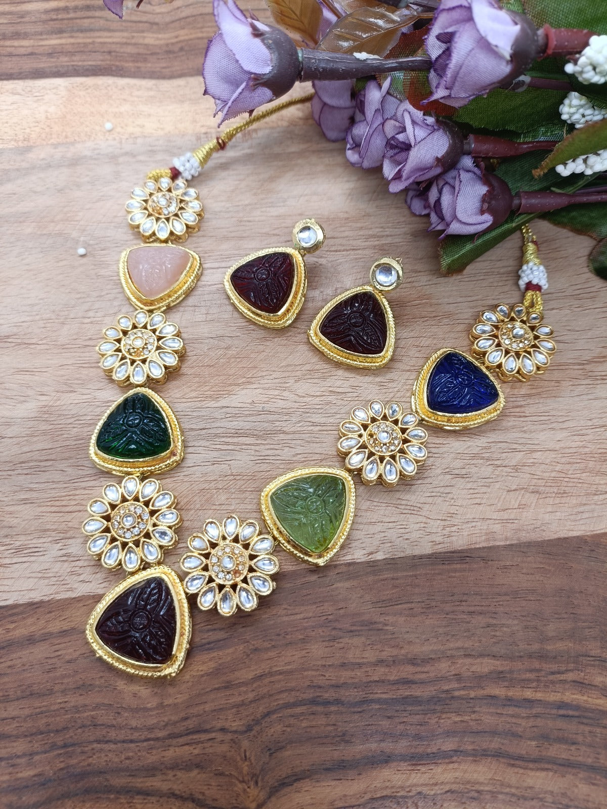 Tringle with flower women necklace