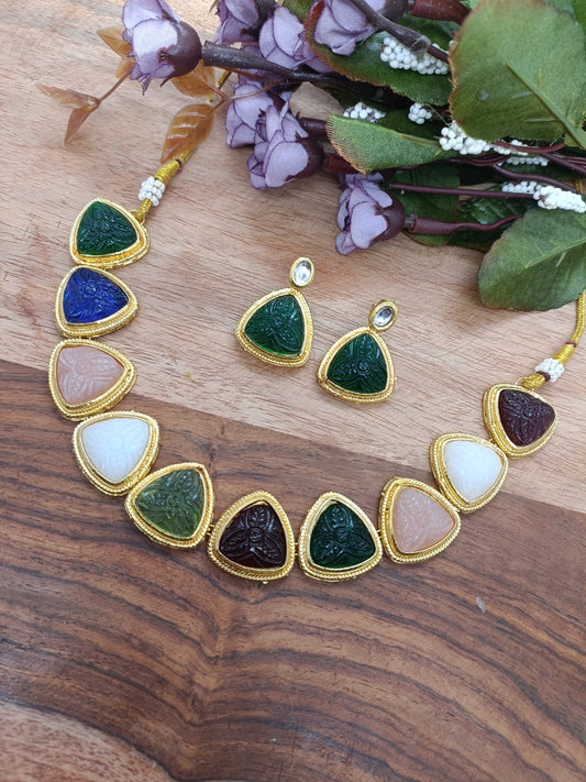 Beautiful and fashionable party were necklace tringle