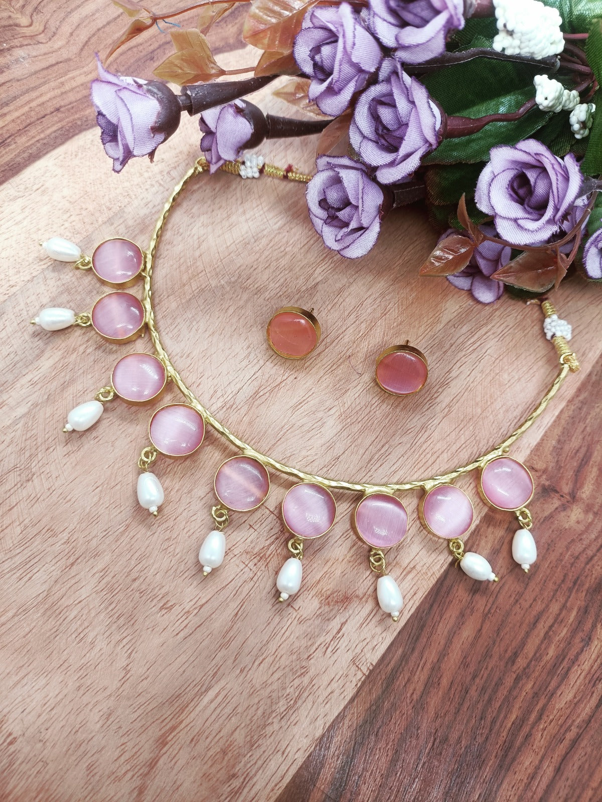 PREMIUM QUALITY MATTE FINISH MONALISA ROUND SHAPE STONE NECKLACE WITH EARRING