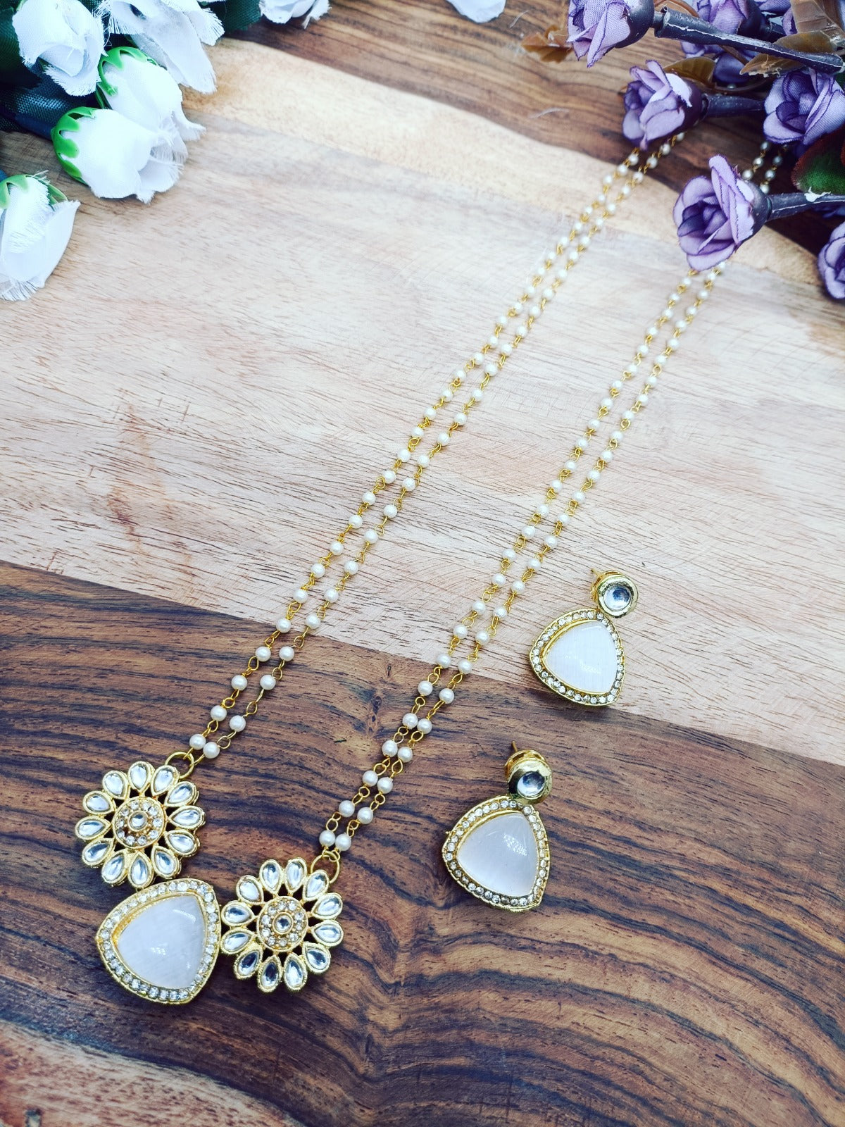 women neck chain with earring & panden monalisha stone