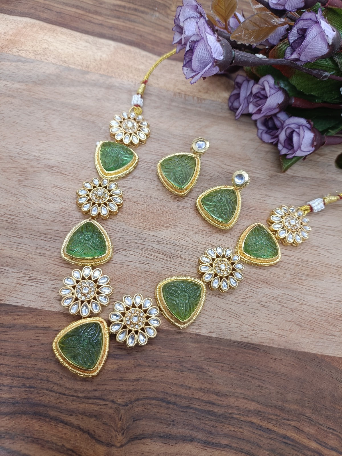 Tringle with flower women necklace pratham