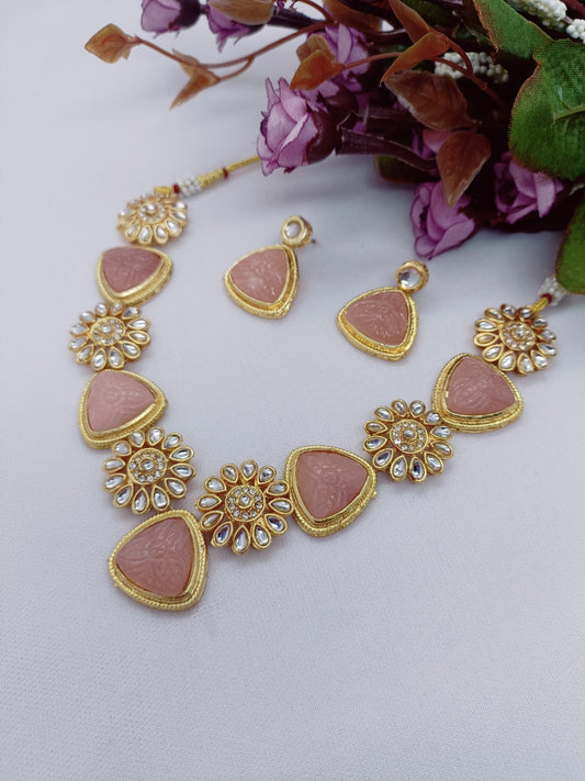 Tringle with flower women necklace