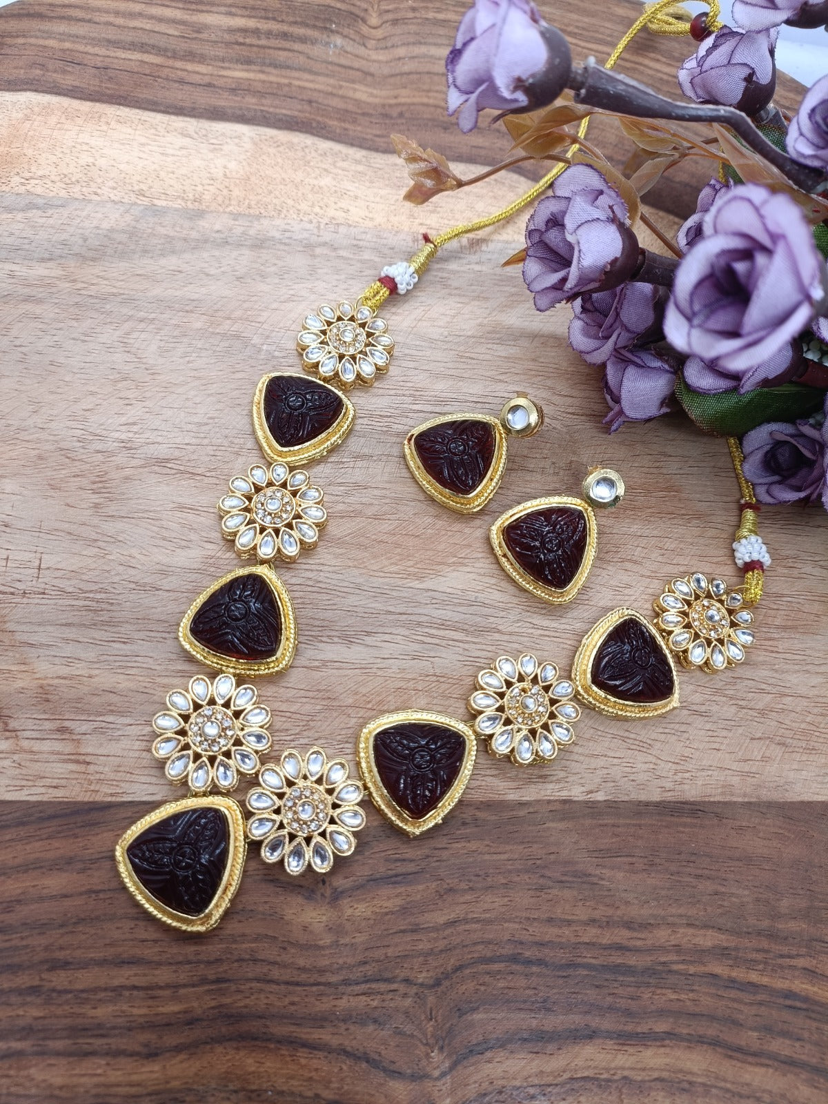 Tringle with flower women necklace