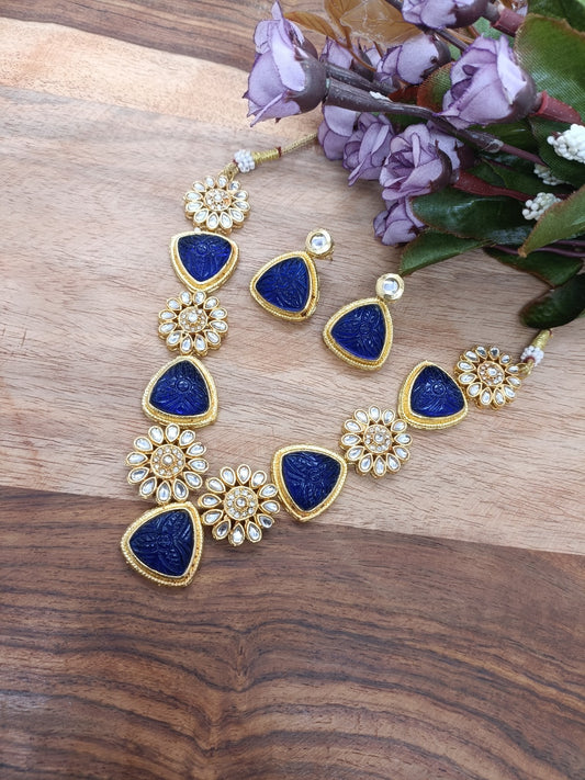 Tringle with flower women necklace