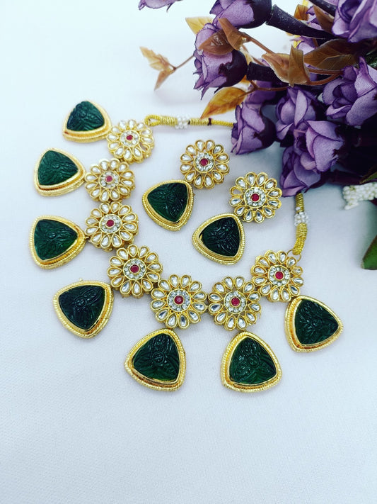 Beautiful and fashionable party were necklace tringle